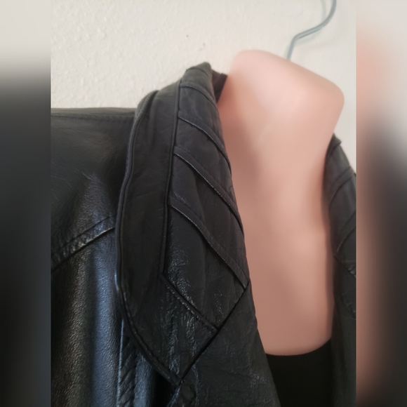 G-III Genuine Leather Jacket with Pockets Collared - Picture 5 of 9